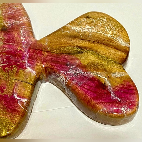 BRAND NEW Hand-carved Wooden Resin Charcuterie Board - Picture 3 of 12